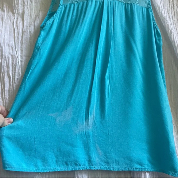 The Arte by Zenana Cerulean Blue Floral Lace Back Button Up Collared Tank, S - Picture 12 of 14